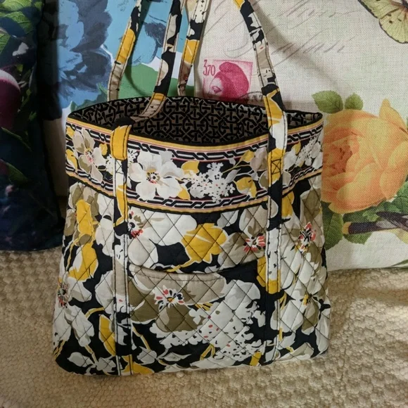 Vera Bradley quilted tote bag floral - Picture 2 of 8
